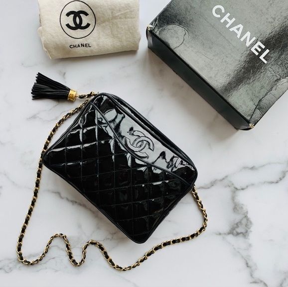 black chanel purse